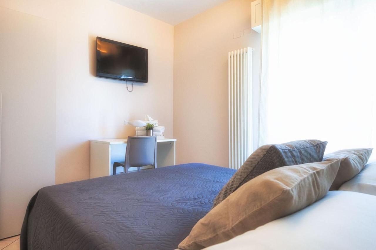 Aparthotel Residenza Alma Riccione Exterior foto